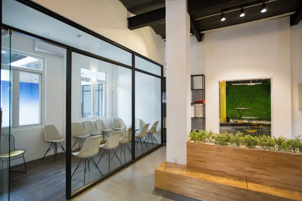 partitions min Custom Made Office Furniture 2026